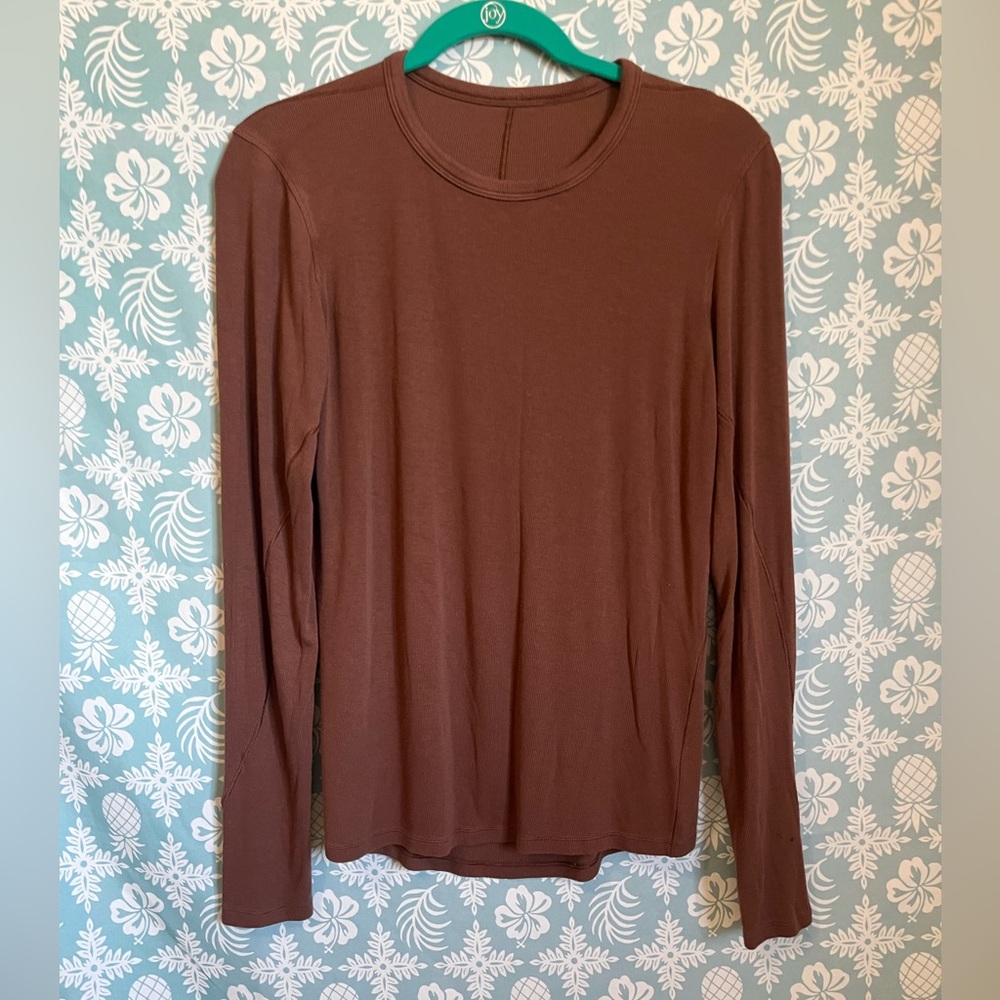 Lululemon Crewneck Long-Sleeve Shirt. Brown. 
Large